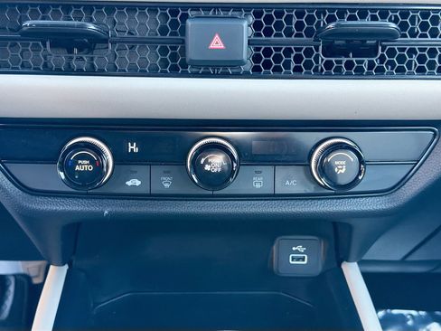 Used 2024 Honda HR-V LX image 29