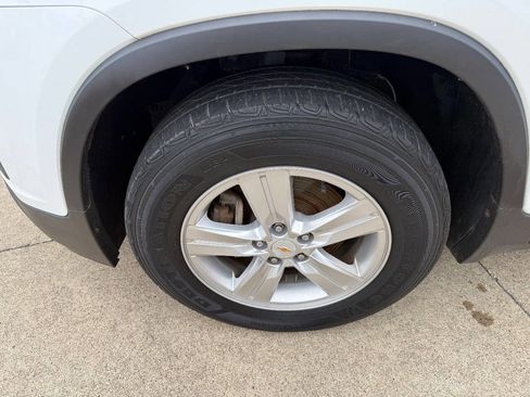 Used 2016 Chevrolet Trax LT w/ LT Convenience Package image 6