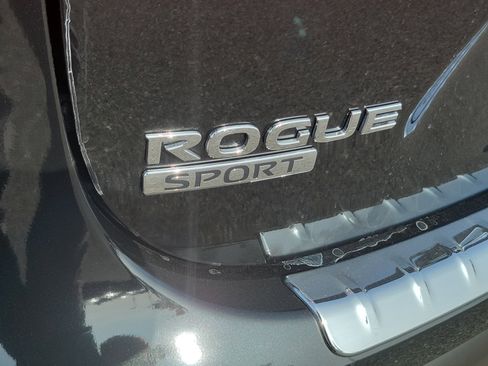 Used 2018 Nissan Rogue Sport SL w/ SL Premium Package image 26