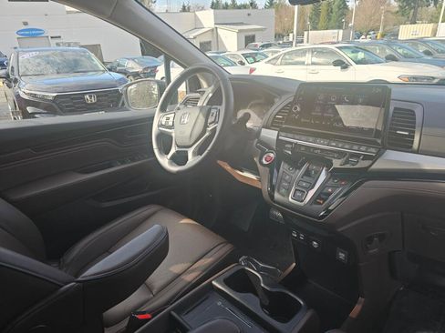Used 2025 Honda Odyssey Touring image 10