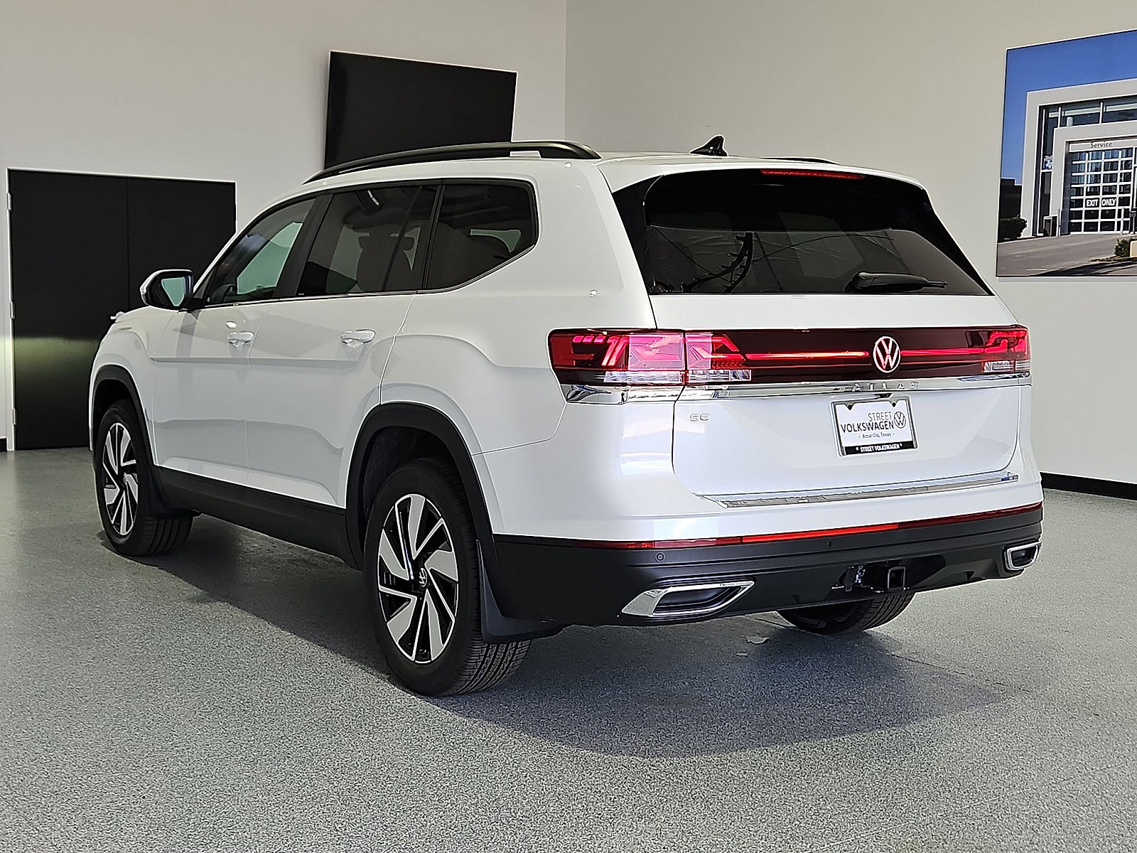 New 2026 Volkswagen Atlas SE FWD image 7