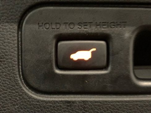 Used 2023 Honda Pilot EX-L image 4