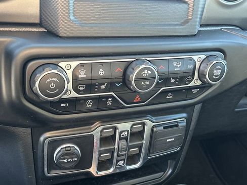 Used 2022 Jeep Gladiator Sport image 23