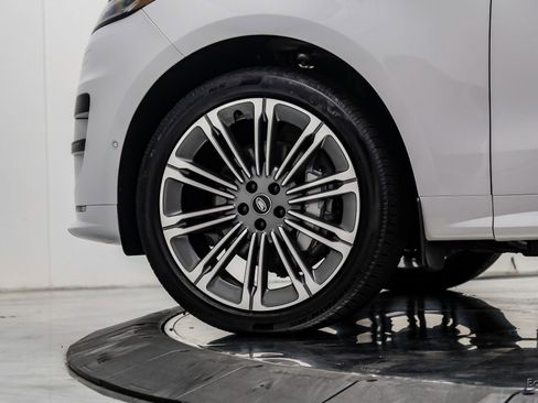 Used 2025 Land Rover Range Rover Sport Dynamic SE AWD/4WD image 90