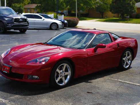 Used 2005 Chevrolet Corvette Coupe w/ Preferred Equipment Group RWD image 3