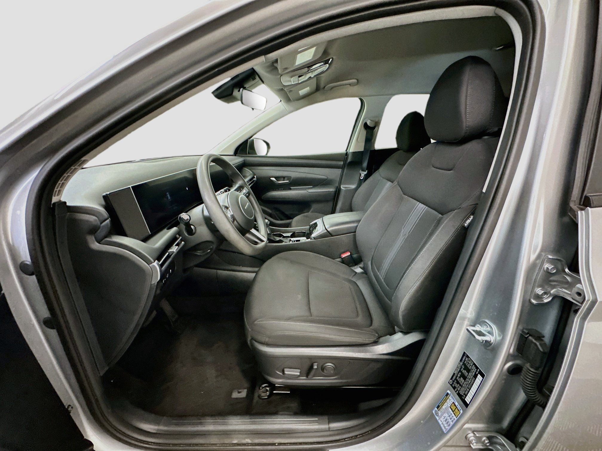 Used 2025 Hyundai Tucson SEL AWD/4WD image 13