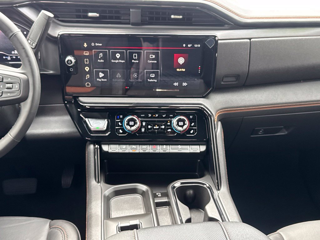 Used 2025 GMC Sierra 2500 AT4 w/ AT4 Premium Plus Package AWD/4WD image 16