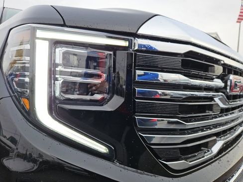 New 2026 GMC Sierra 1500 SLT w/ SLT Premium Package image 17