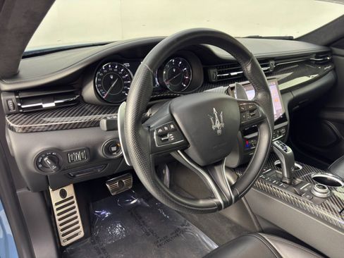 Used 2022 Maserati Quattroporte Modena Q4 image 14