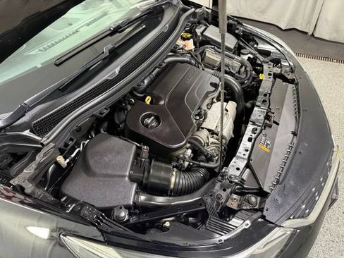 Used 2018 Chevrolet Cruze LT w/ Convenience Package FWD image 21