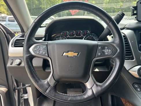 Used 2018 Chevrolet Suburban Premier AWD/4WD image 9