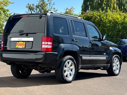Used 2012 Jeep Liberty Sport AWD/4WD image 4