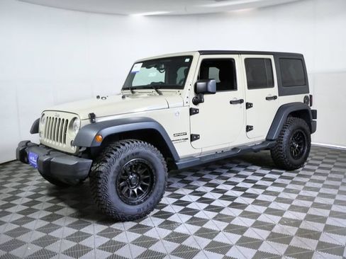 Used 2018 Jeep Wrangler Unlimited Sport S AWD/4WD image 5
