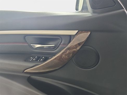 Used 2017 BMW 330i xDrive Sedan image 30