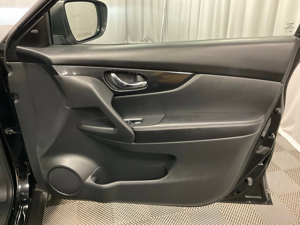 Used 2019 Nissan Rogue SL AWD/4WD image 24