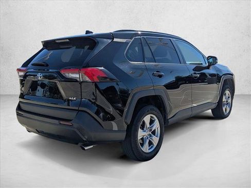 Used 2023 Toyota RAV4 XLE w/ Convenience Package image 5