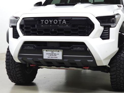 Used 2024 Toyota Tacoma TRD Pro AWD/4WD image 4