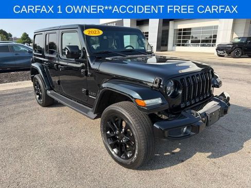 Used 2023 Jeep Wrangler Unlimited Sahara AWD/4WD image 3