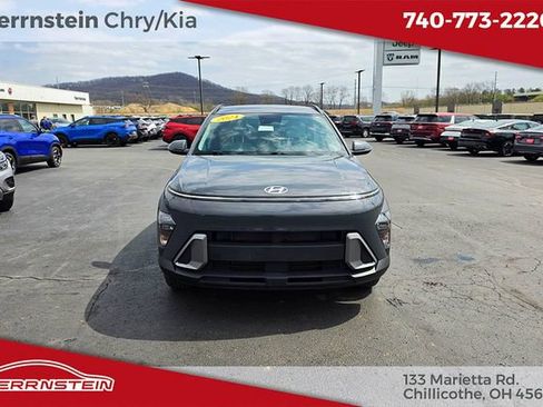 Used 2024 Hyundai Kona SEL image 2