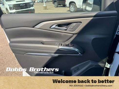 New 2026 Chevrolet Traverse LT w/ Sun and Wheel Package FWD image 9