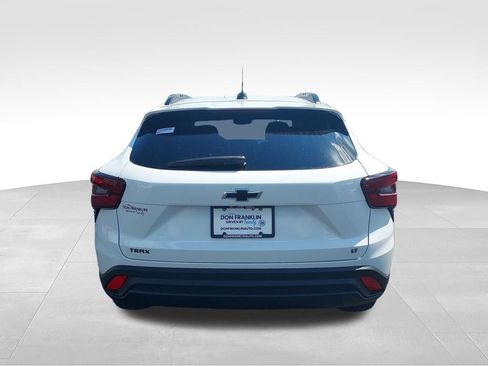 New 2026 Chevrolet Trax LT w/ Driver Confidence Package FWD image 4