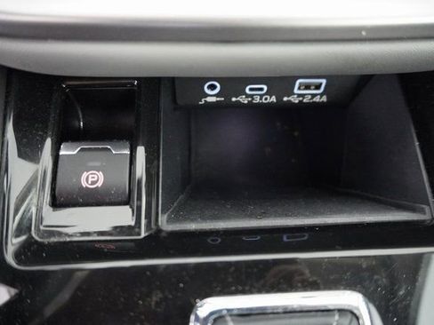 Certified 2025 Subaru Outback Premium image 18