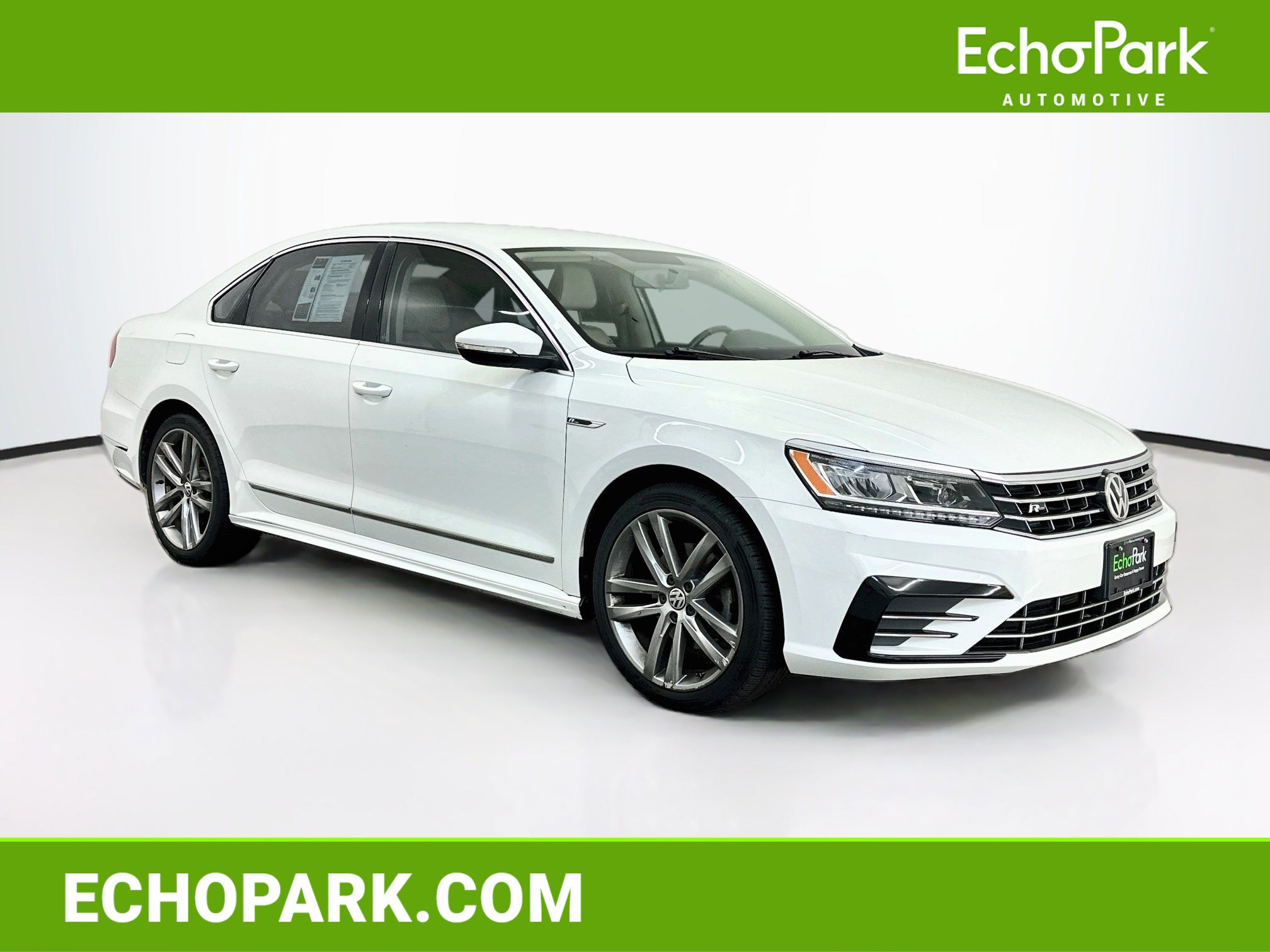 Used 2017 Volkswagen Passat 1.8T R-Line w/ R-Line Lighting Package FWD image 1