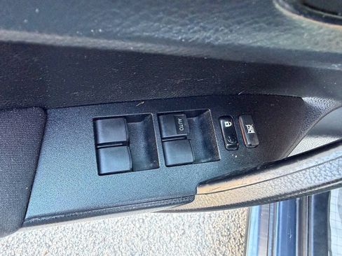 Used 2016 Toyota Corolla L FWD image 19