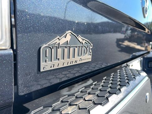 Used 2016 RAM 1500 Laramie w/ Convenience Group image 12