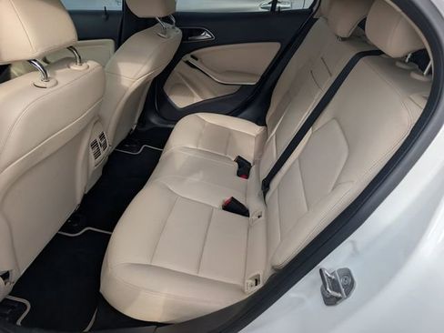 Used 2020 Mercedes-Benz GLA 250 image 26