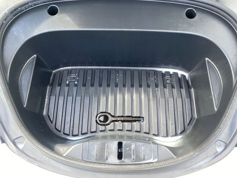 Used 2023 Tesla Model 3 Standard Range image 10