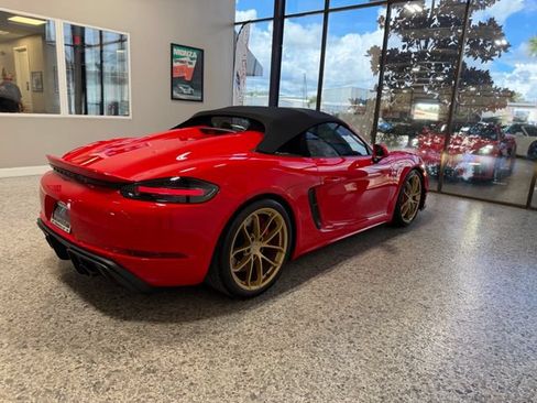 Used 2022 Porsche 718 Boxster Spyder RWD image 46