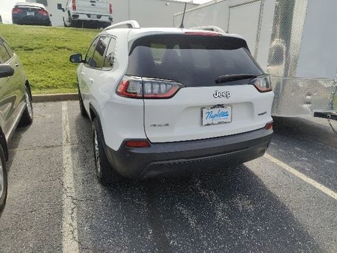 Used 2019 Jeep Cherokee Latitude Plus AWD/4WD image 9