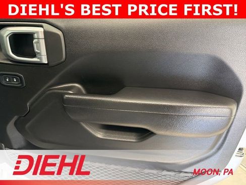 Used 2023 Jeep Wrangler Unlimited w/ Cold Weather Group AWD/4WD image 15