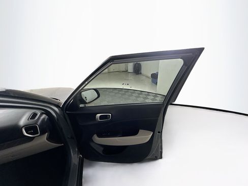 Used 2023 Hyundai Venue SEL w/ Cargo Package image 31