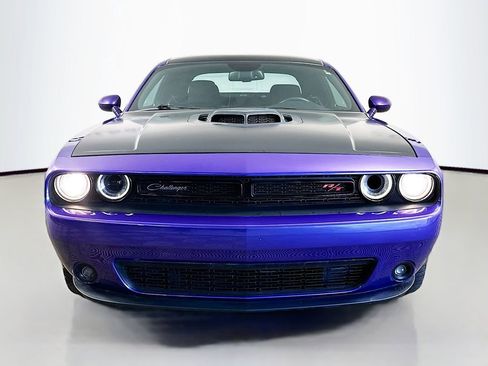 Used 2016 Dodge Challenger R/T RWD image 2