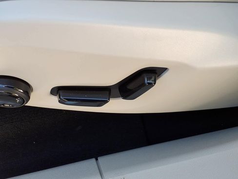 New 2026 Volvo XC60 B5 Ultra w/ Protection Package Premier AWD/4WD image 15