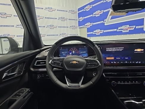 New 2026 Chevrolet Traverse High Country FWD image 2
