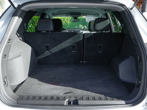 Used 2022 Chevrolet Equinox LS w/ LS Convenience Package image 8