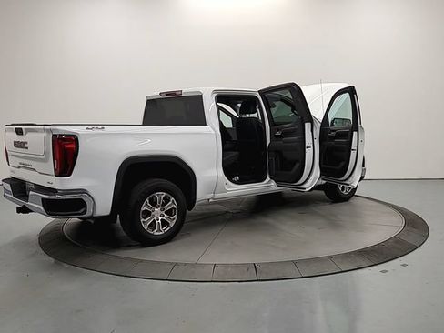 Used 2025 GMC Sierra 1500 SLT AWD/4WD image 13