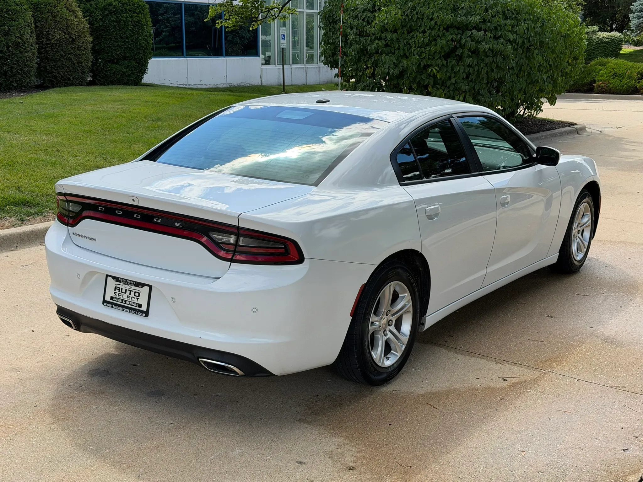 Used 2022 Dodge Charger SXT RWD image 5