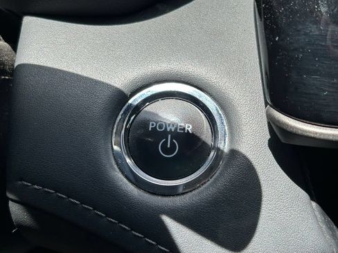 Used 2023 Toyota Highlander LE FWD image 28