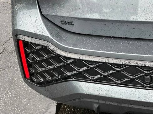 Certified 2025 Volkswagen Tiguan SE R-Line AWD/4WD image 14