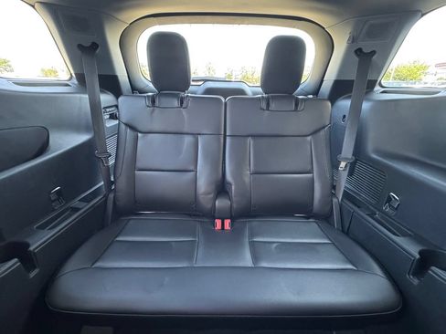 Used 2024 Ford Explorer Limited w/ Equipment Group 301A AWD/4WD image 32