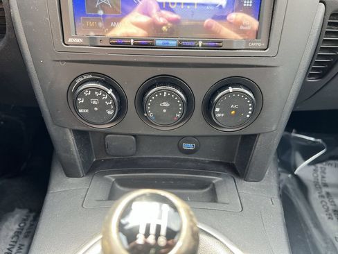 Used 2008 MAZDA MX-5 Miata Touring RWD image 18