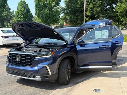 Used 2025 Honda Pilot Touring image 10