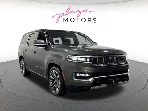 Used 2022 Jeep Grand Wagoneer Series III w/ Rear Seat Video Group 1 AWD/4WD image 3