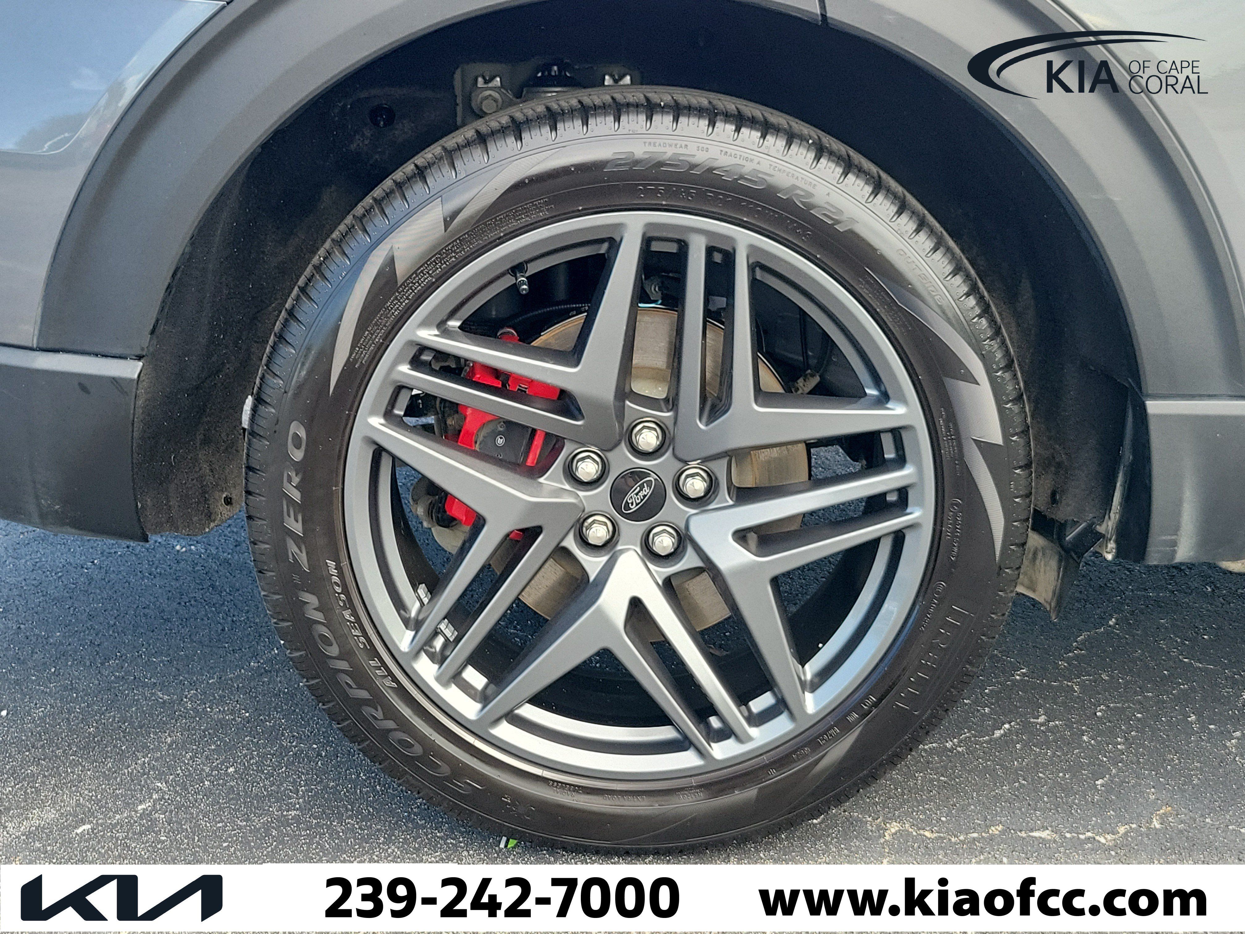 Used 2025 Ford Explorer ST w/ Sun And Sound Package RWD image 9