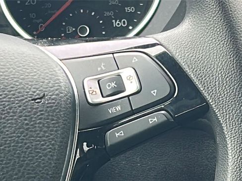 Used 2021 Volkswagen Tiguan S image 11