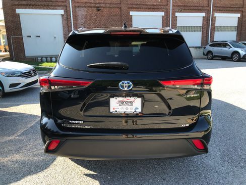 Certified 2020 Toyota Highlander XLE AWD/4WD image 7